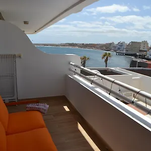 https://sobre-el-mar-en-edificio-magallanes.adeje-hotels.com