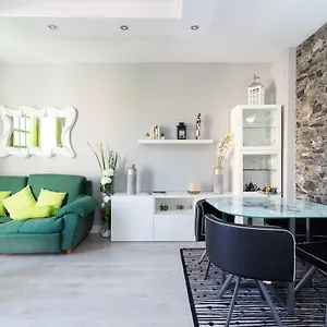 https://home2book-stunning-sea-front-house.tenerifehoteles.net